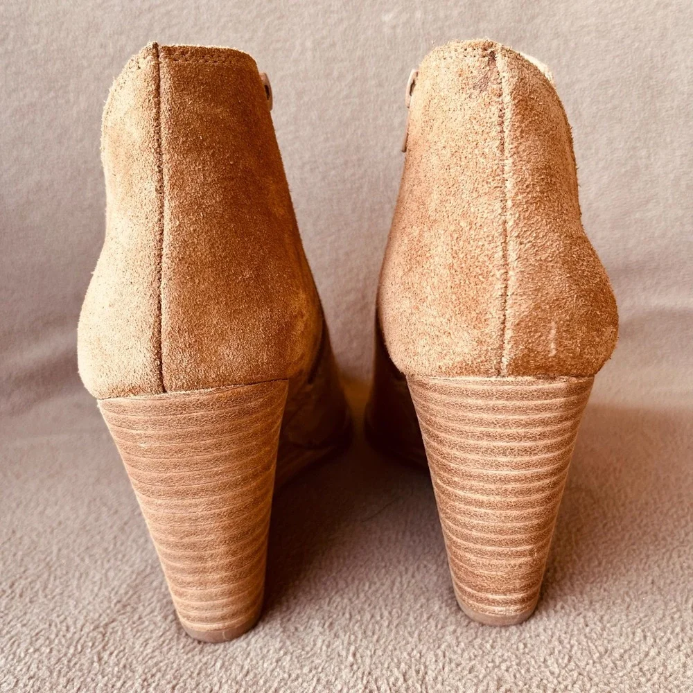 Lucky Brand LK-YIMME Camel Tan Suede Leather‎ Ankle Wedge Booties Size 10M / 42